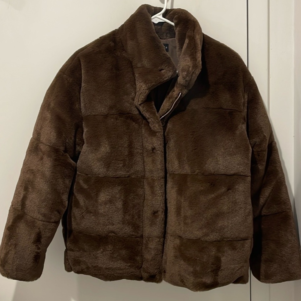 ZARA XS faux fur jacket in brown. Never worn.